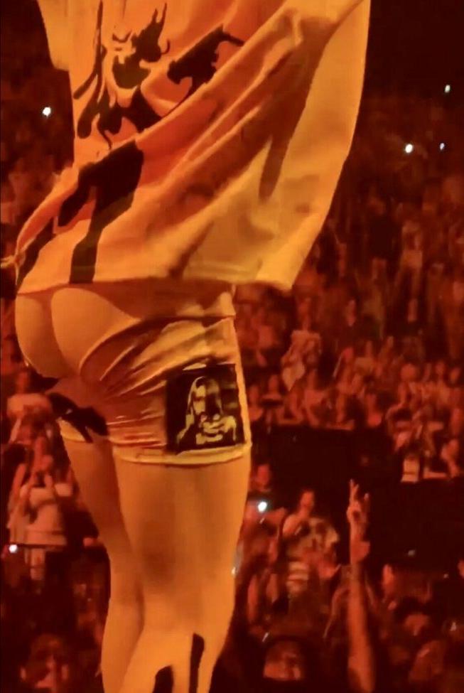 25P Billie Eilish nude