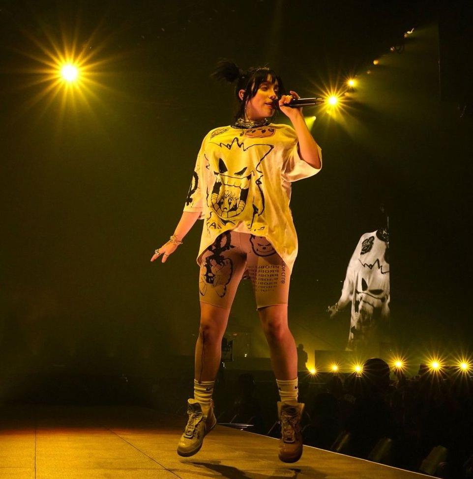 25P Billie Eilish nude