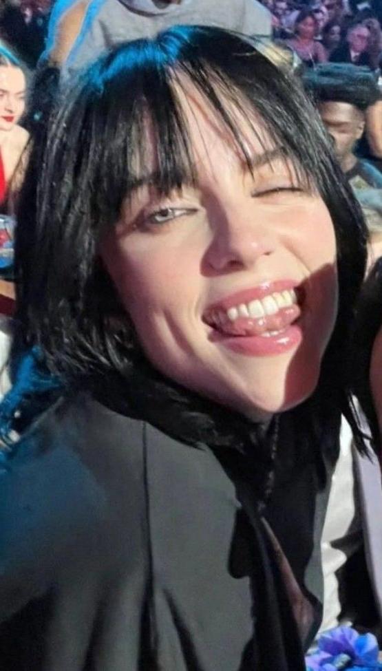 25P Billie Eilish nude