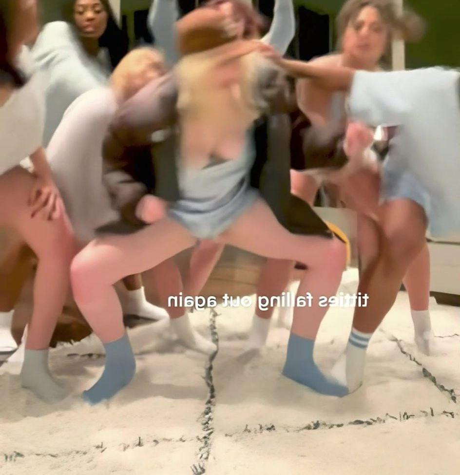 25P Billie Eilish nude