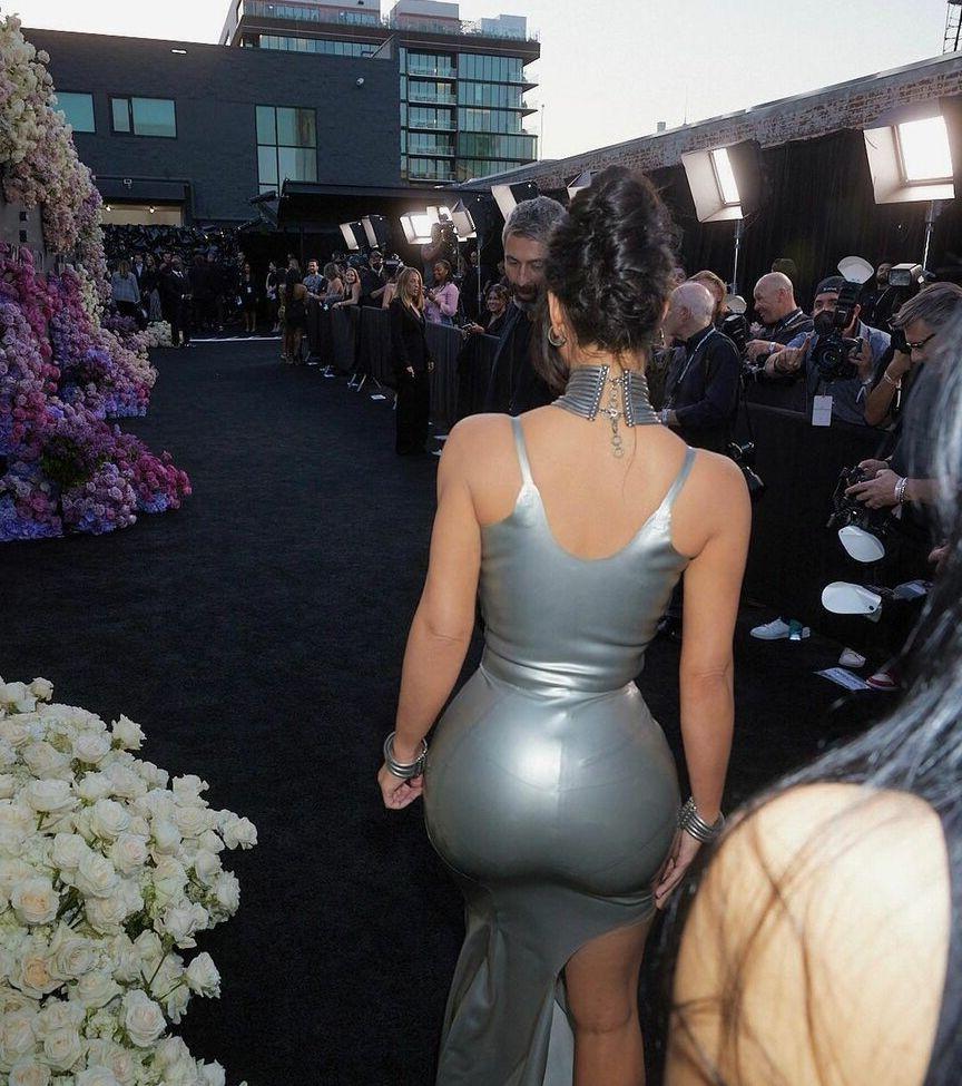 25P Kim Kardashian nude