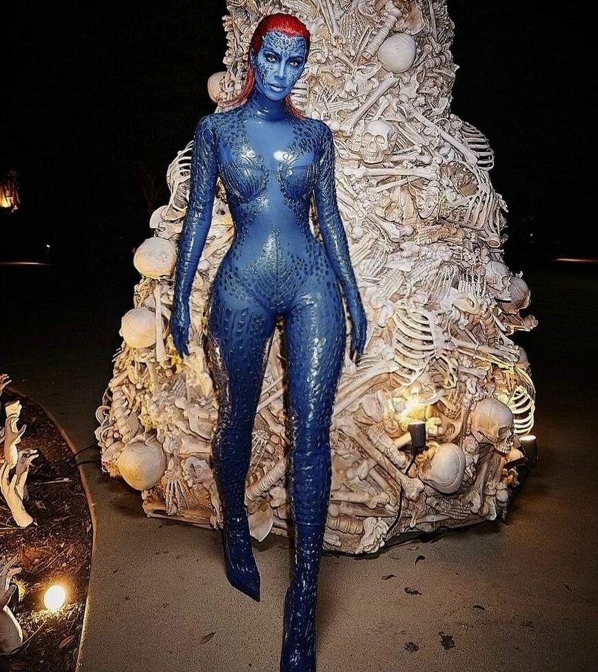 25P Kim Kardashian nude