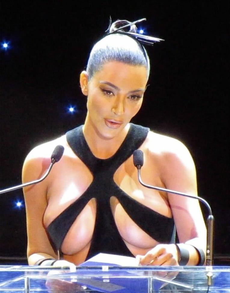 25P Kim Kardashian nude