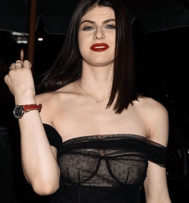 21P Alexandra Daddario nude