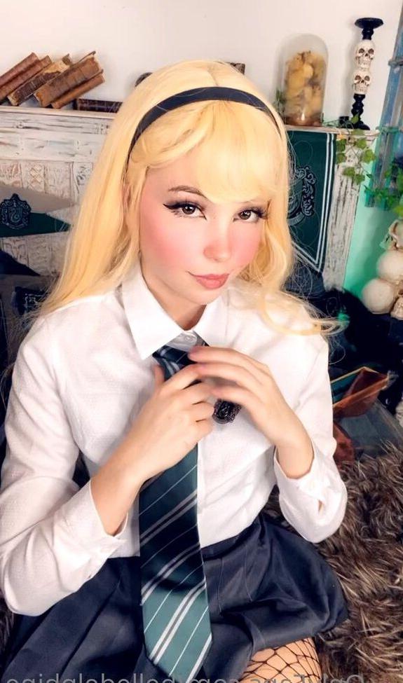 25P Belle Delphine nude