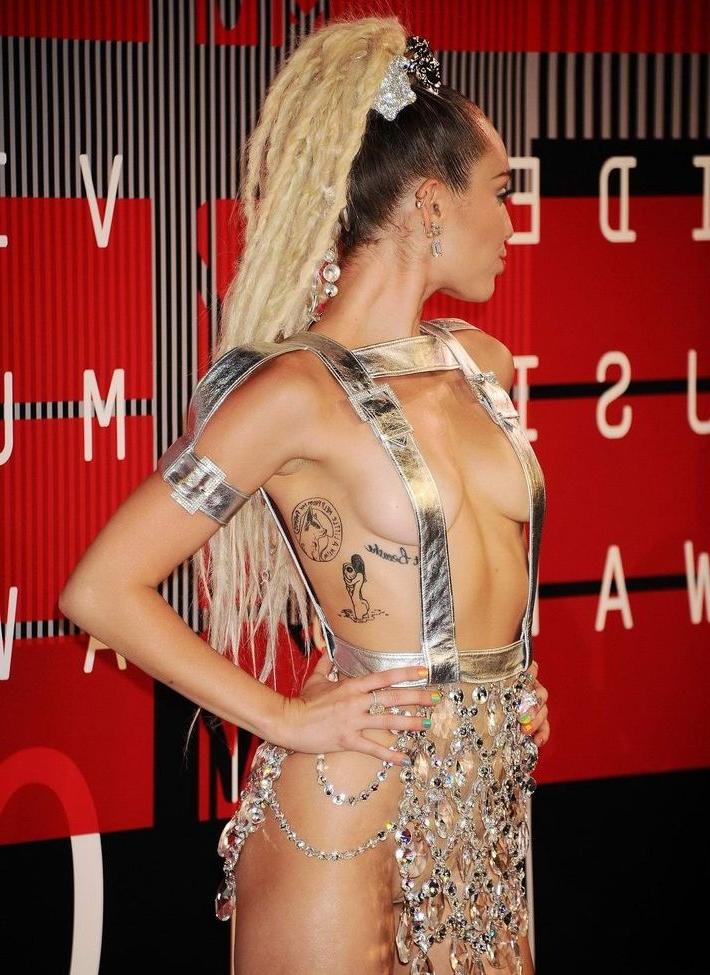 25P Miley Cyrus nude