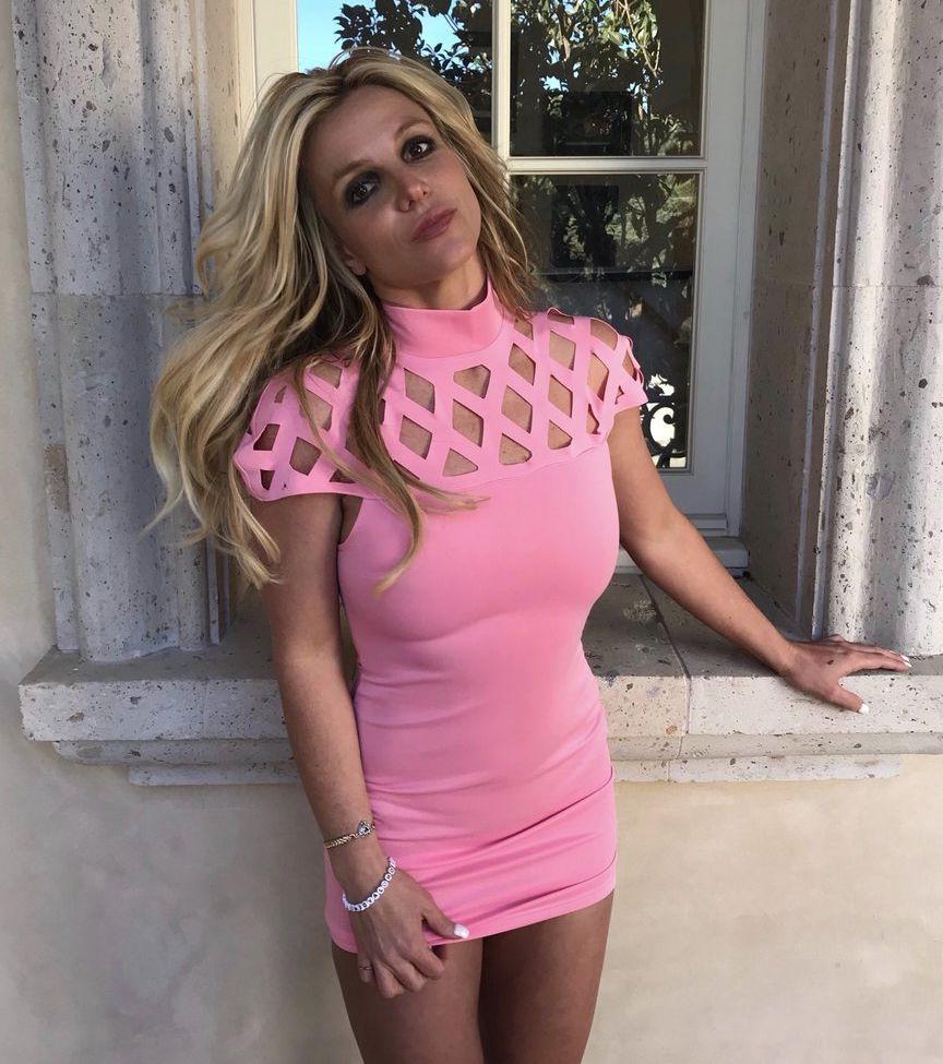 25P Britney Spears nude