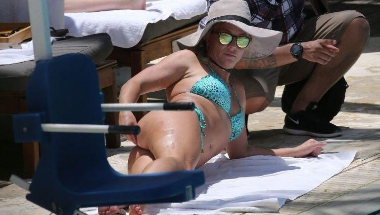 25P Britney Spears nude