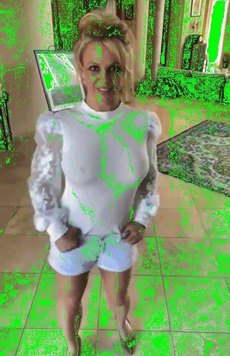 25P Britney Spears nude