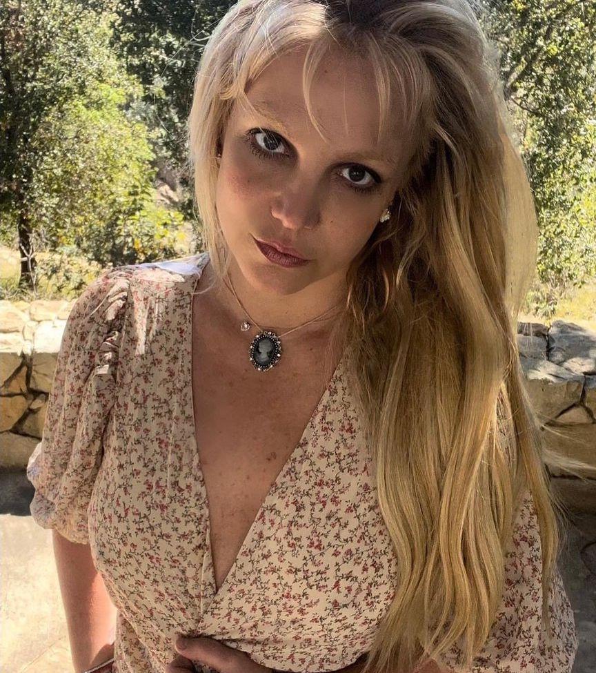 25P Britney Spears nude
