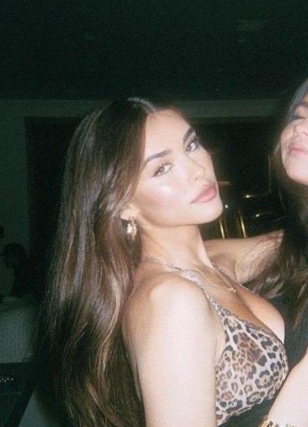 25P Madison Beer nude
