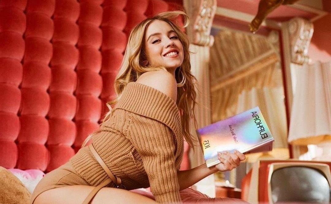 18P Sydney Sweeney nude