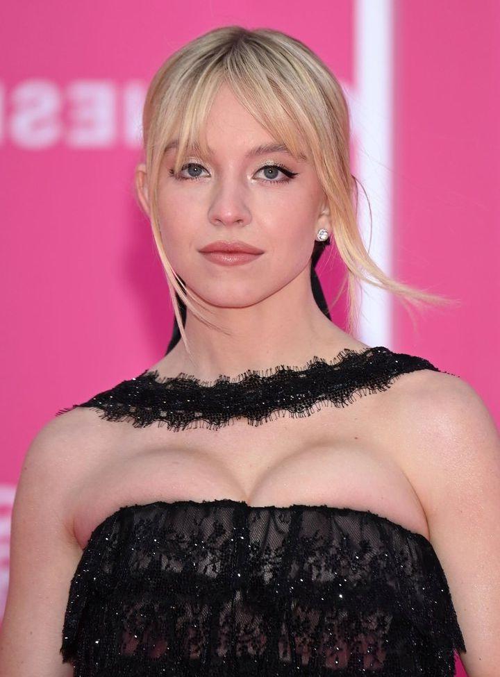 18P Sydney Sweeney nude