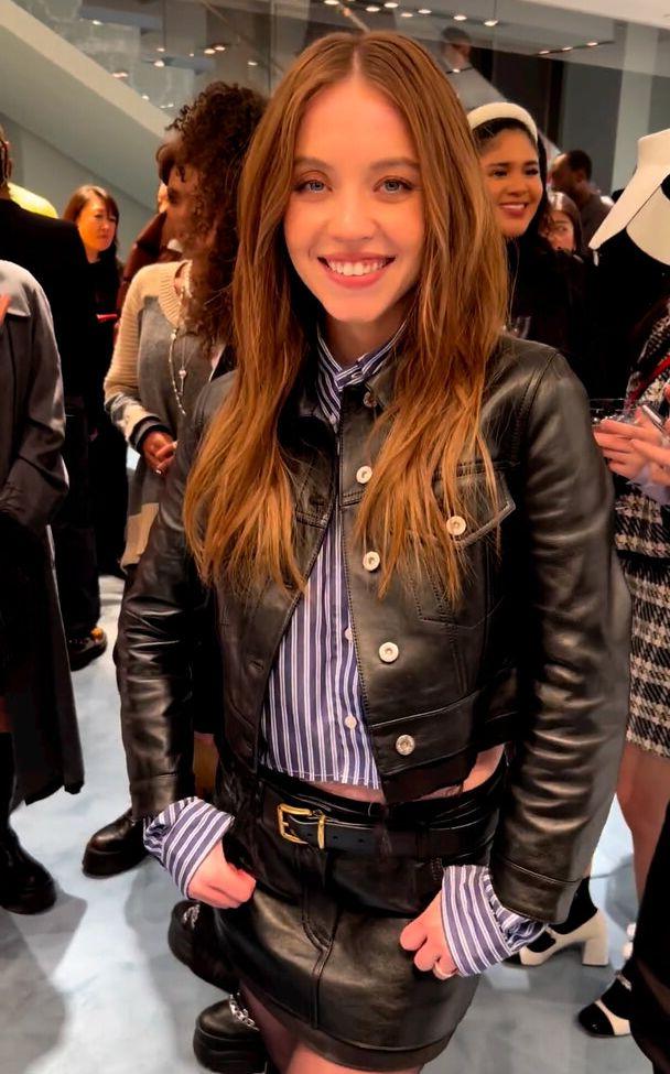 18P Sydney Sweeney nude