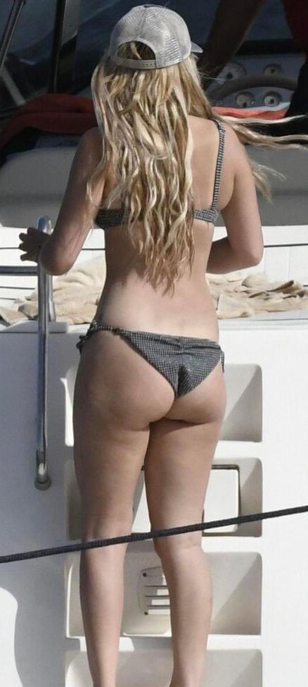 25P Millie Bobby Brown nude