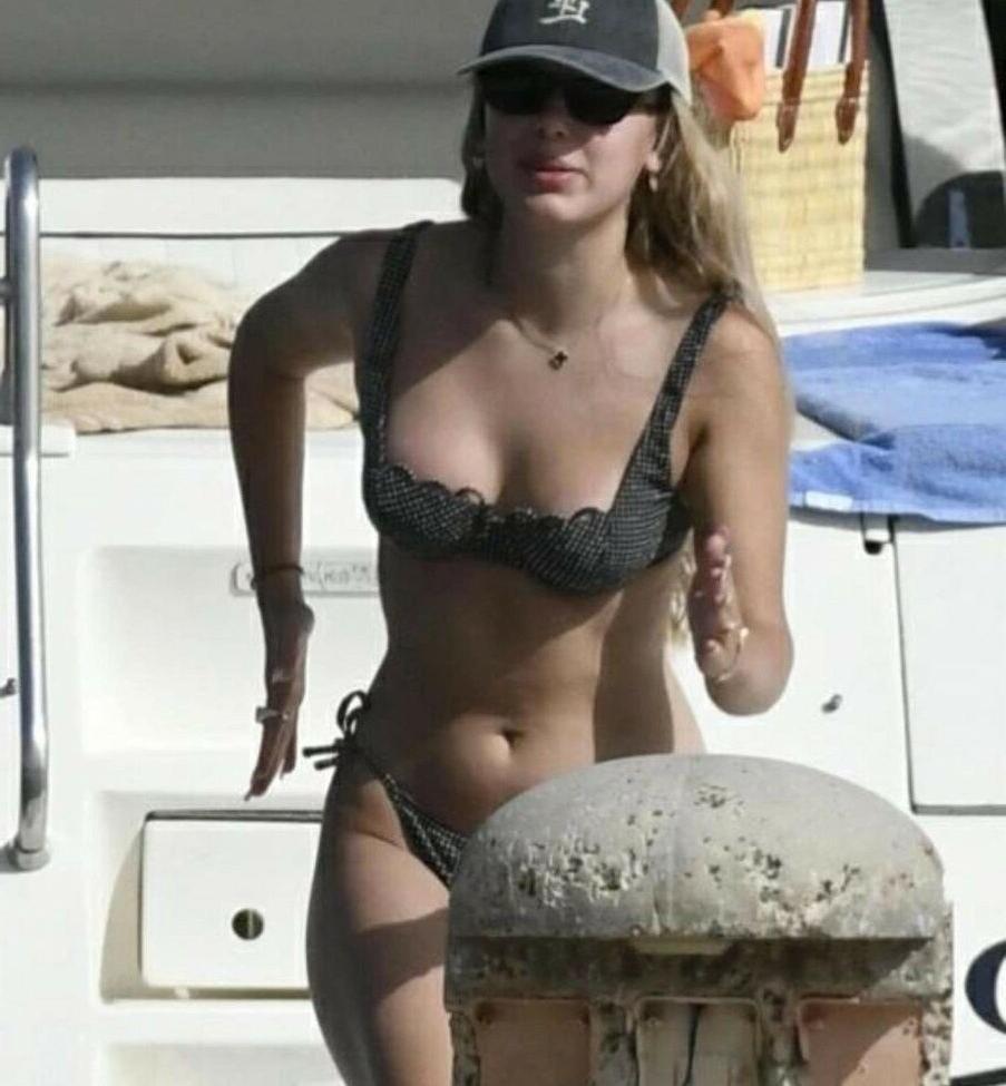 25P Millie Bobby Brown nude