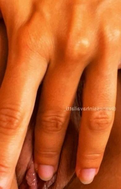 25P Vanessa Vailatti nude