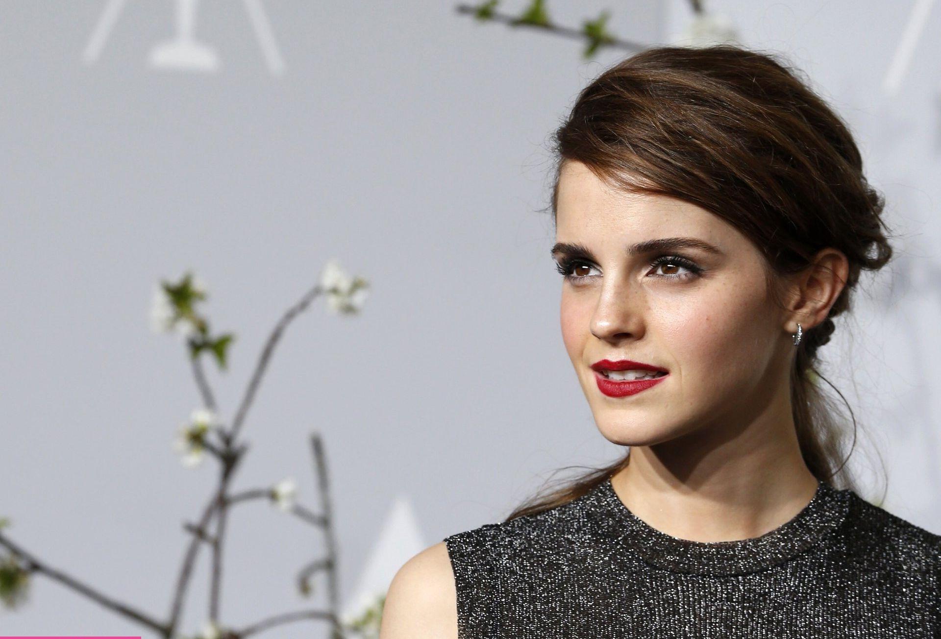25P Emma Watson nude