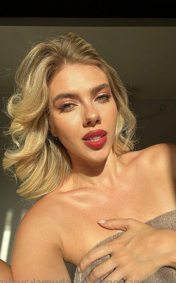 25P Kate Shumskaya nude