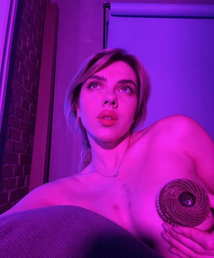 25P Kate Shumskaya nude