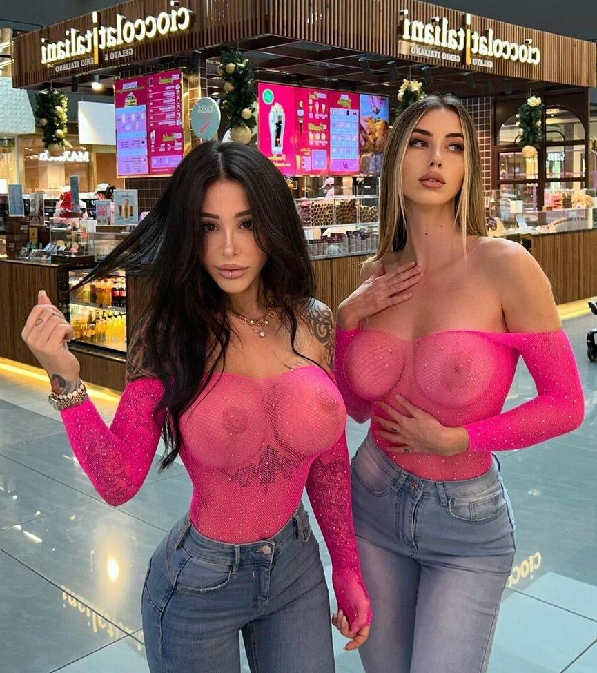 25P Alex Mucci nude