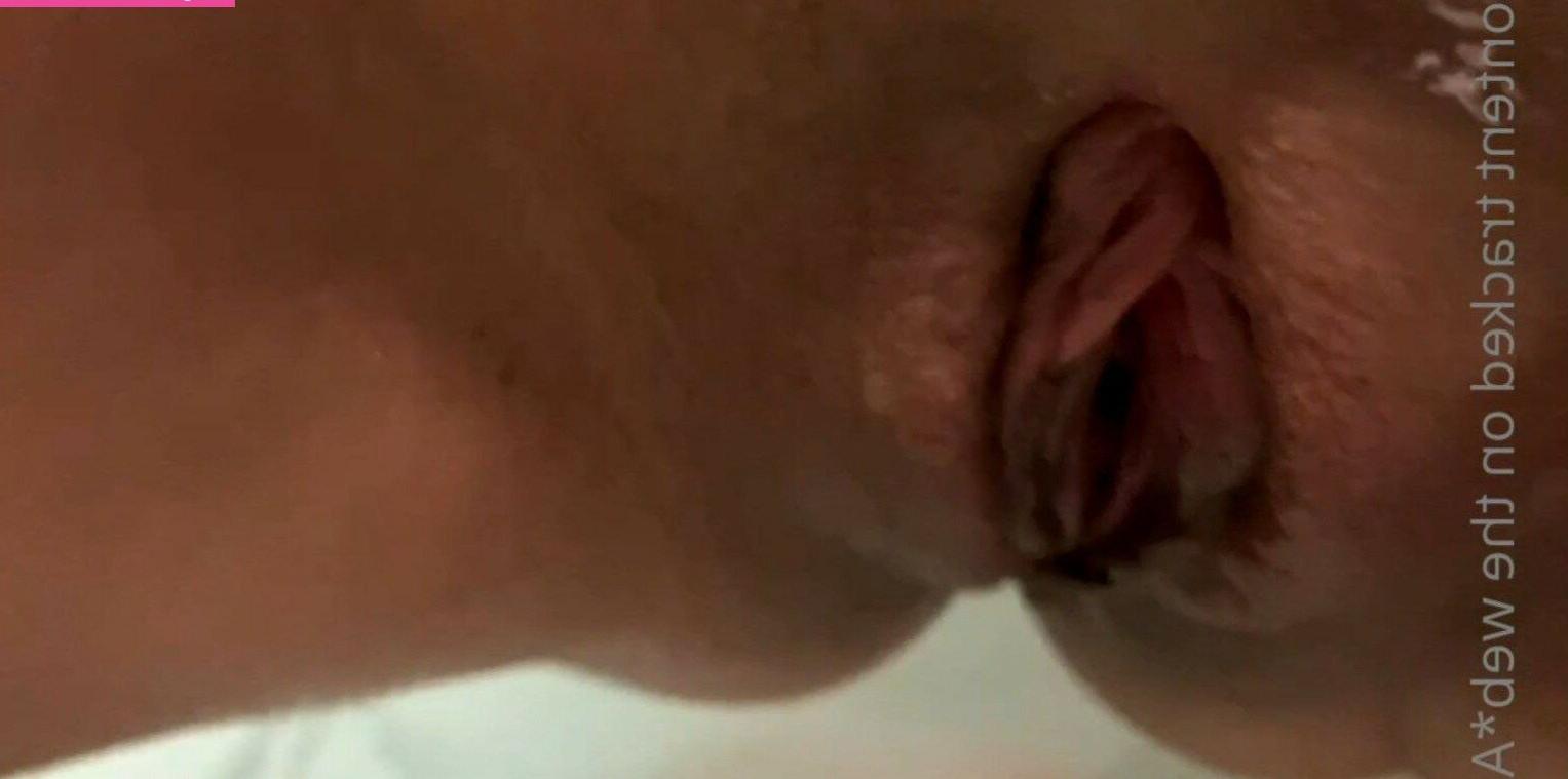 25P Alex Mucci nude