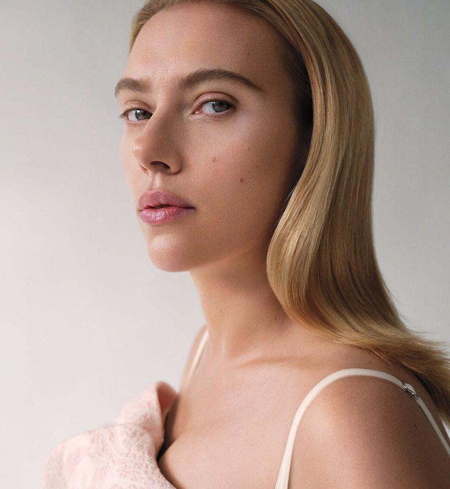 25P Scarlett Johansson nude