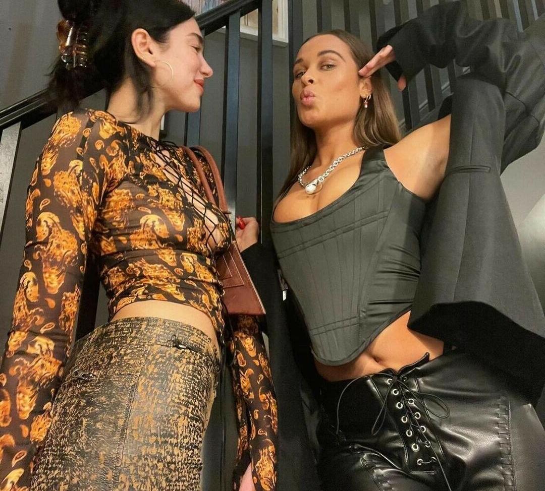 25P Dua Lipa nude
