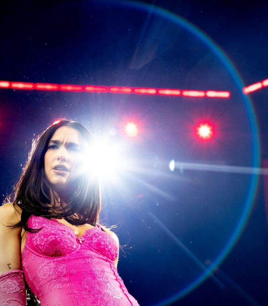 25P Dua Lipa nude