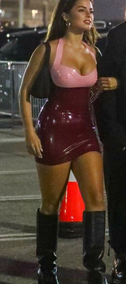 25P Addison Rae nude