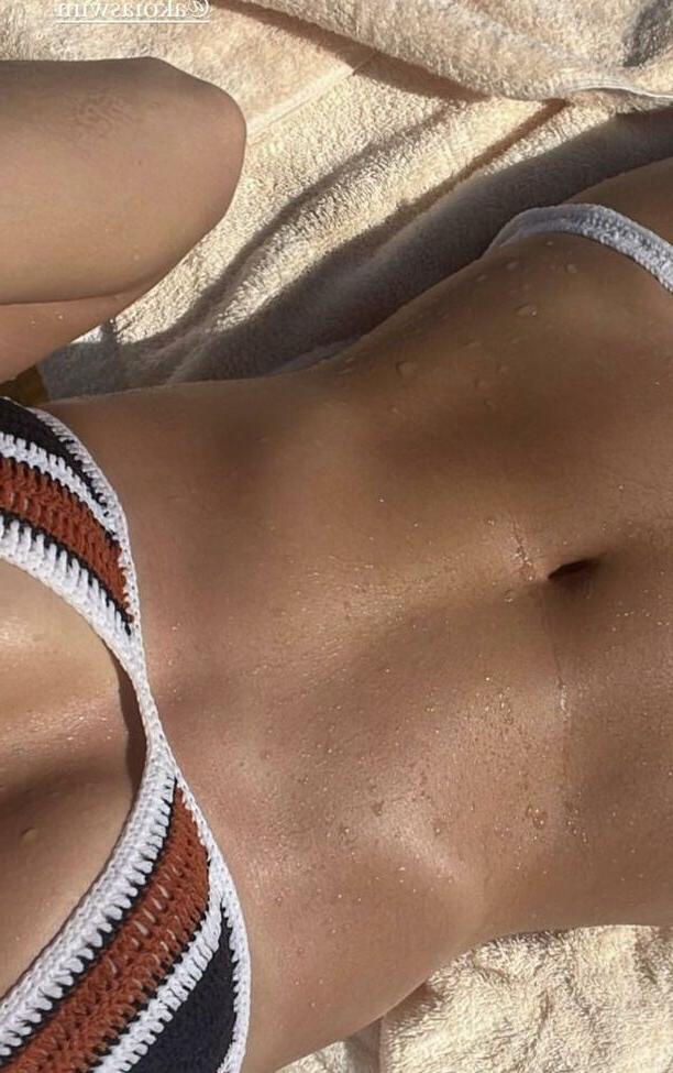 25P Addison Rae nude