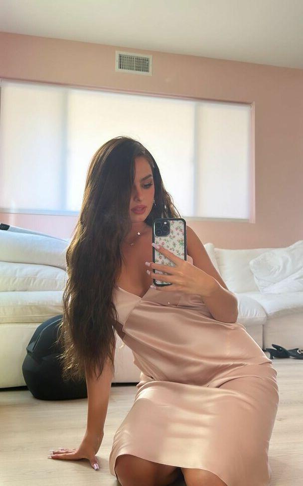 25P Addison Rae nude