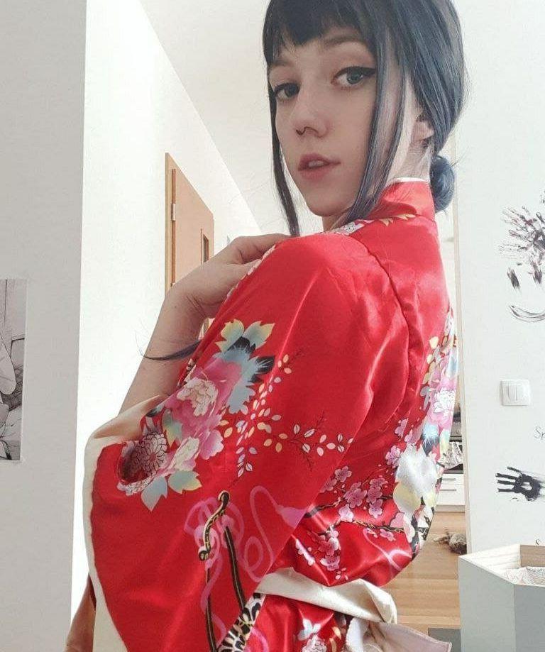 25P Elleslove nude