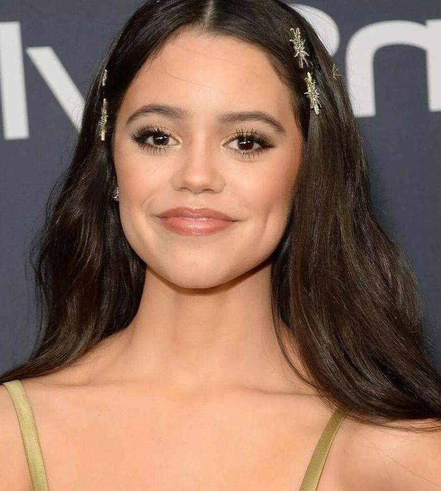 25P Jenna Ortega nude