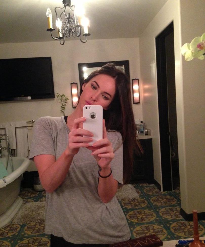 25P Megan Fox nude
