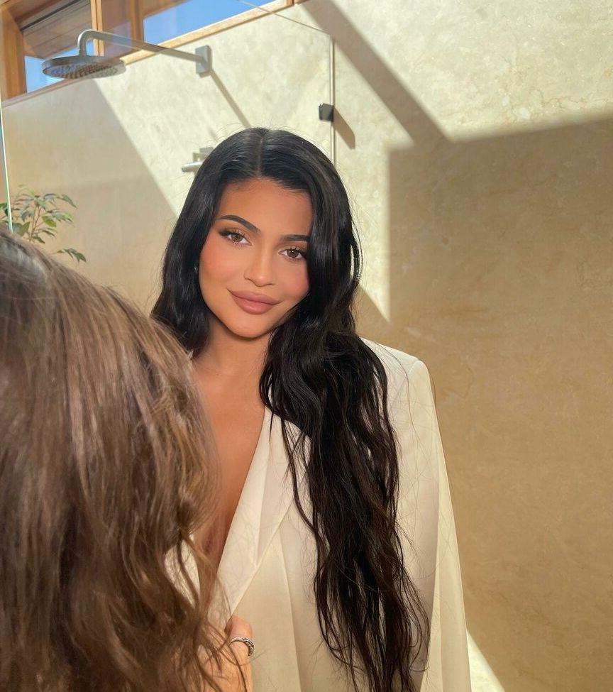 25P Kylie Jenner nude