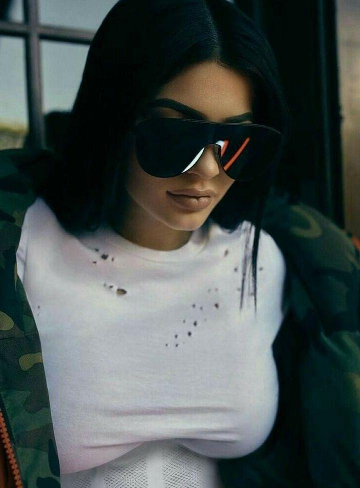 25P Kylie Jenner nude