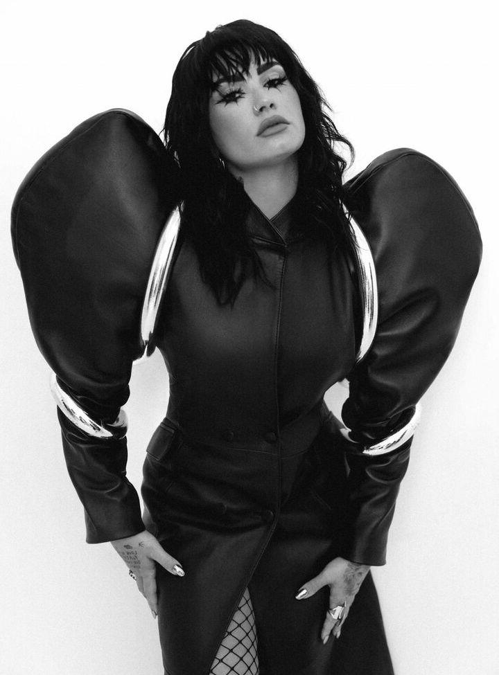 25P Demi Lovato nude