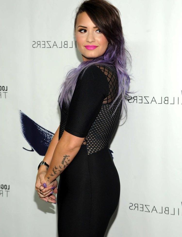 25P Demi Lovato nude