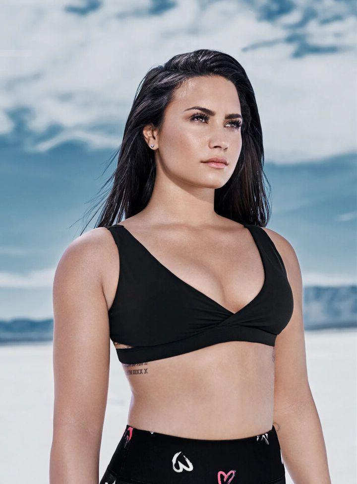 25P Demi Lovato nude