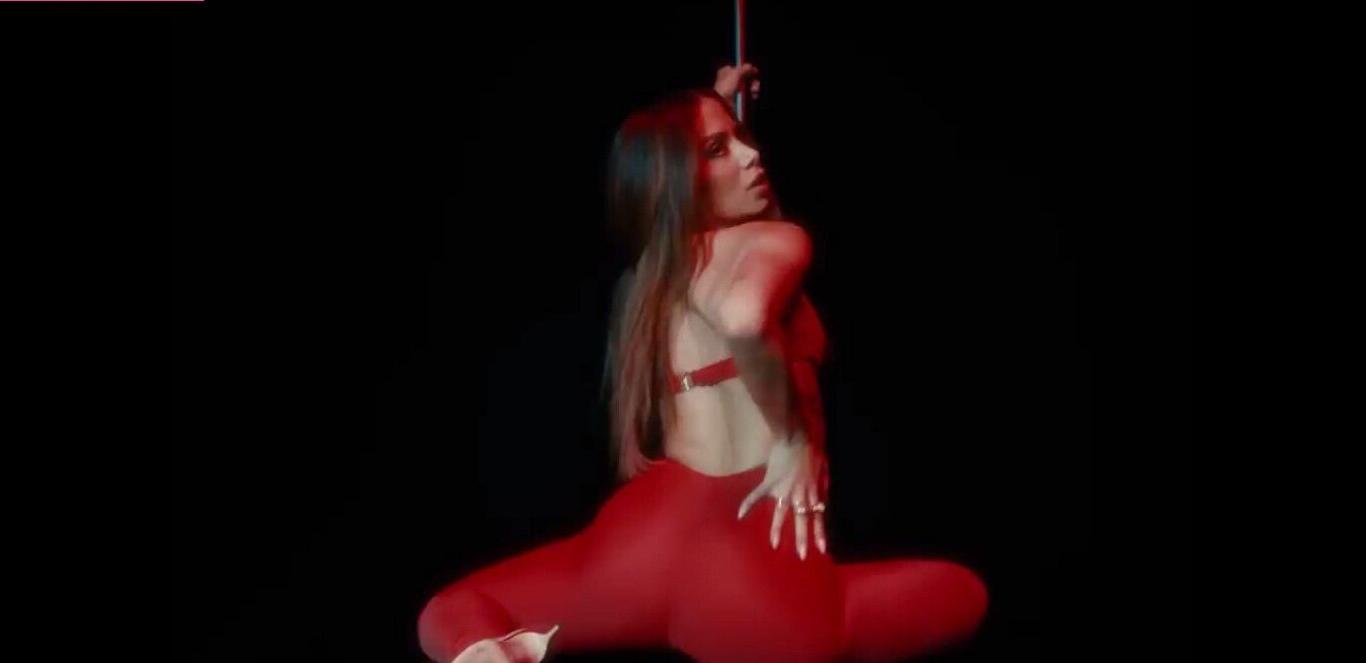 25P Anitta nude
