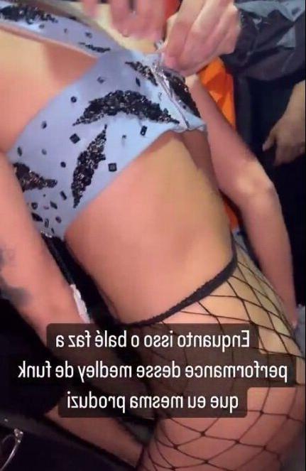 25P Anitta nude