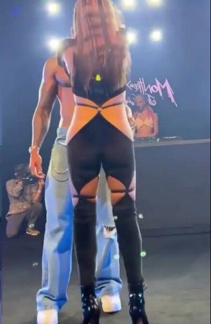 25P Anitta nude