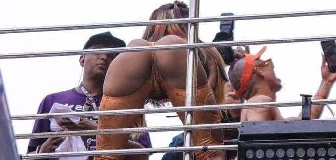 25P Anitta nude