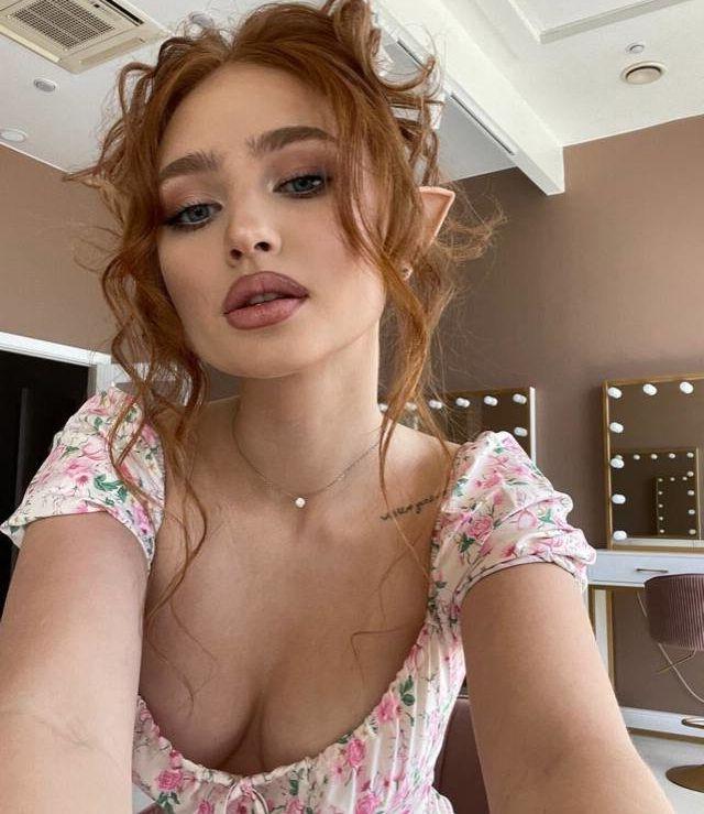 25P Renata Valliulina nude