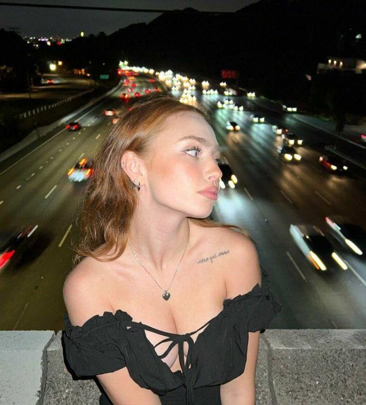 25P Renata Valliulina nude