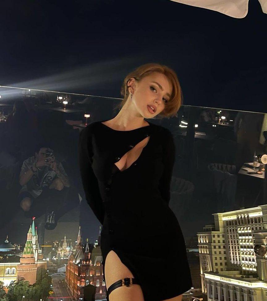 25P Renata Valliulina nude