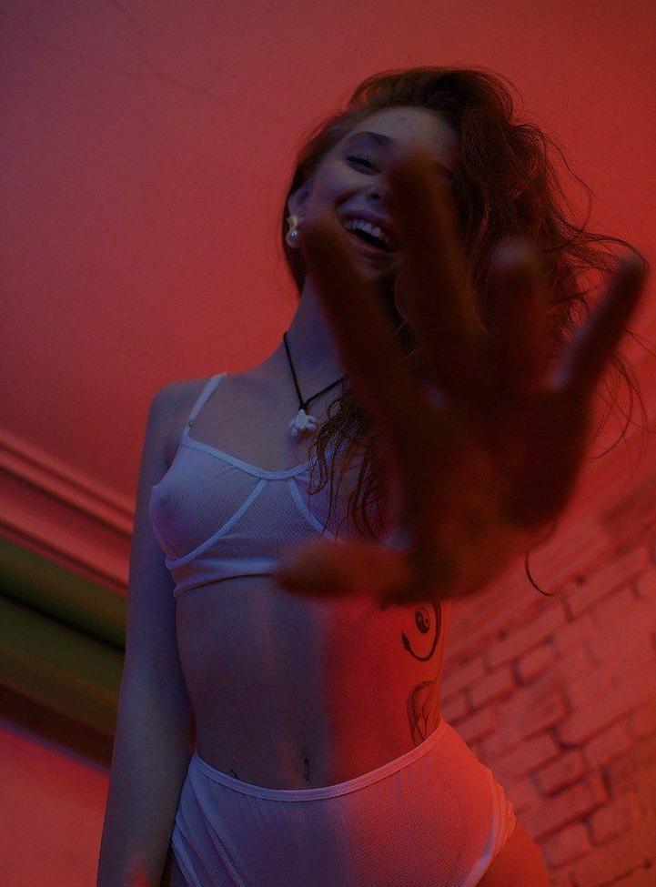 25P Renata Valliulina nude