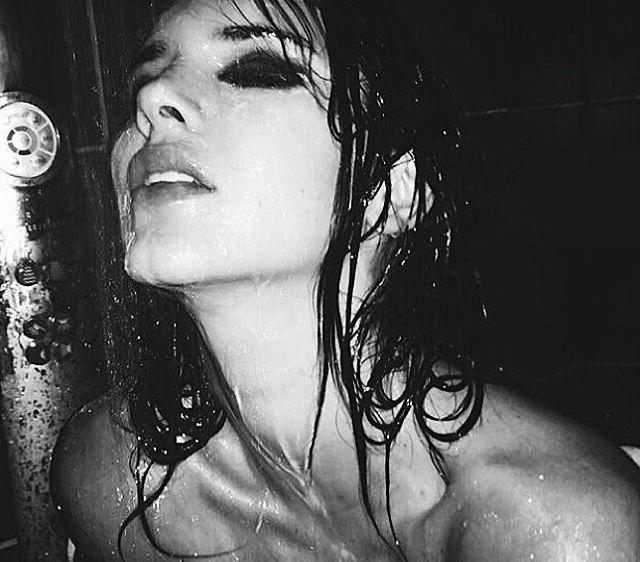 25P Kendall Jenner nude