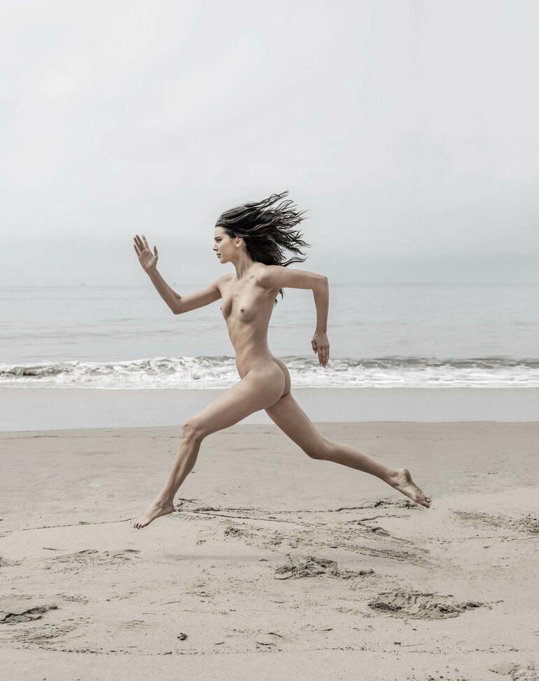 25P Kendall Jenner nude